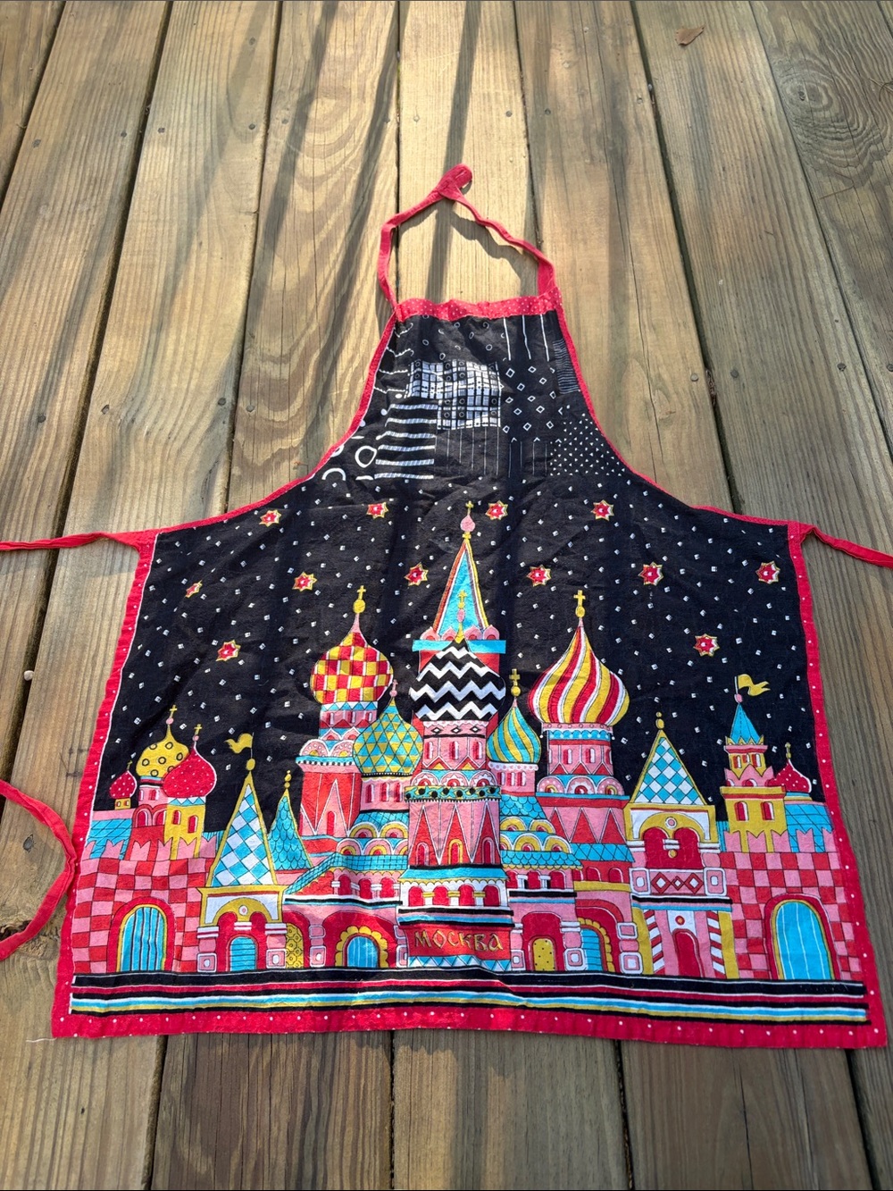 Kids Red and Black Moscow Castle Apron - Brand Unknown